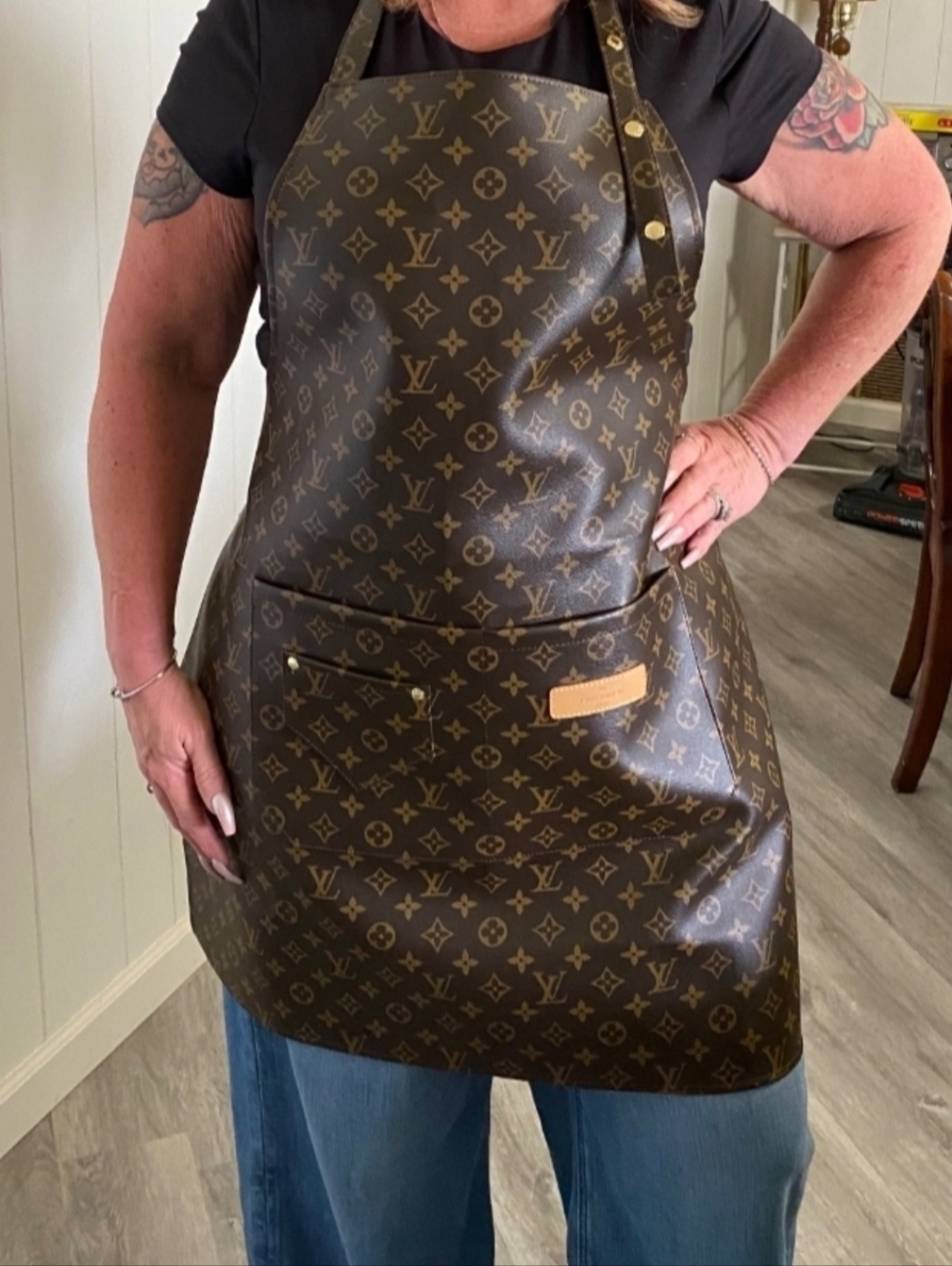 New Monogran Canvas Apron - Picture 11 of 12